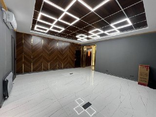 Premises for sale in the center