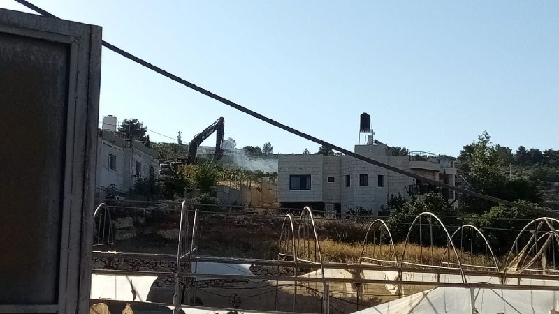 דחוף: כוחות הכיבוש החלו בהריסת בתים בעיירה נחלין ממערב לבית לחם