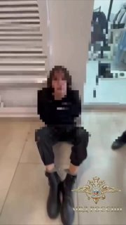 Напавший на краснодарский ТЦ — 19-летний Григорий А. из многодетной семьи. Прохожему удалось обезвредить его и передать силовикам.Гриша живёт с матерью, двумя сёстрами и братом. Отец умер. Парень работал в строительном магазине. Недавно начал курить сигаре