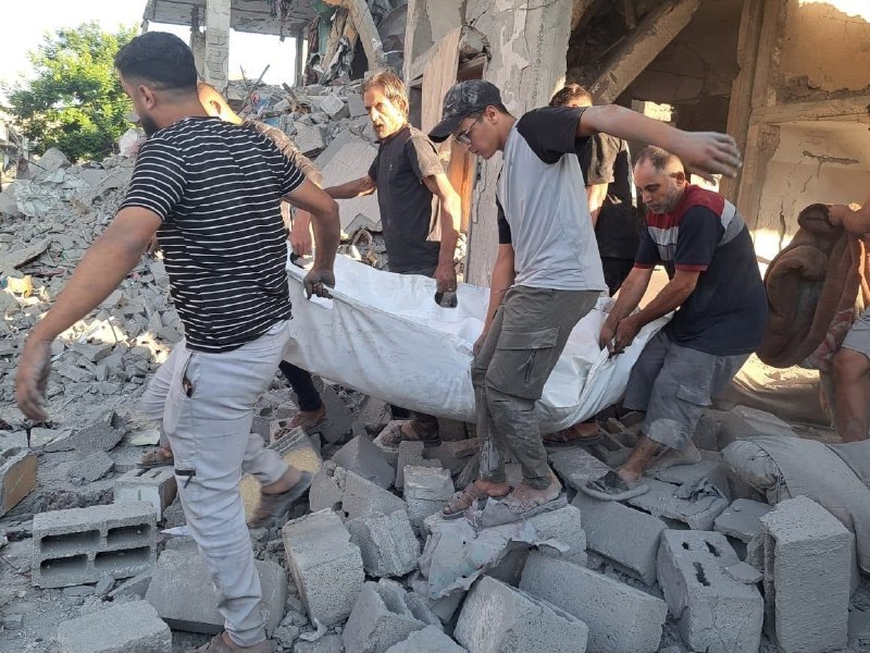 الاحتلال يدمّر منزلاً في بيت لاهيا ويقتل 4 فلسطينيين
