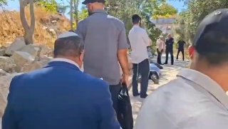 Another aspect of a minister in the occupation government, Itamar Ben Gabir, stormed the Al-Aqsa Mosque and conducted Talmudic ceremonies.