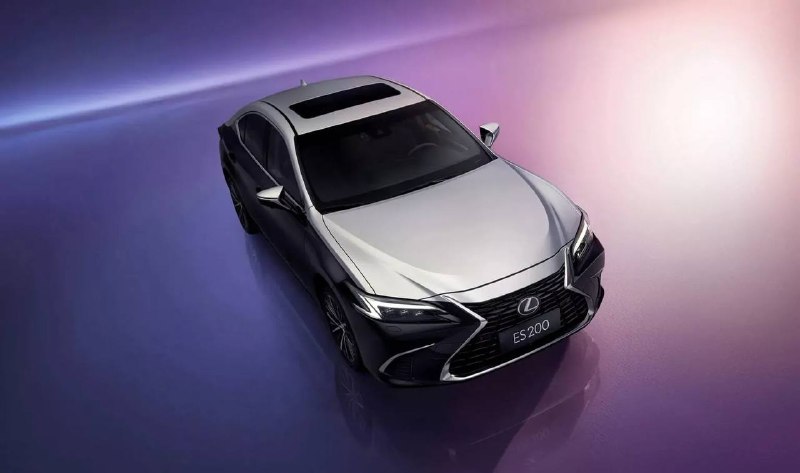 В Китае показали спецверсию Lexus ES 200 Moon Shadow. Главная фишка — двухцветная окраска: серебрист 4