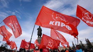 Суды в Москве арестовали и оштрафовали участников акции КПРФ. Мэрия отказалась подтвердить, что мероприятие было согласовано 18+. НАСТОЯЩИЙ МАТЕРИАЛ (ИНФОРМАЦИЯ) ПРОИЗВЕДЕН, РАСПРОСТРАНЕН И (ИЛИ) НАПРАВЛЕН ИНОСТРАННЫМ АГЕНТОМ ИНТЕРНЕТ-ИЗДАНИЕ «НОВАЯ ГАЗЕТА