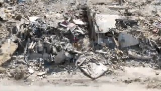 أطفال غزة يلعبون وسط الأنقاض والاحتلال يقصف ثلاثة فلسطينيين