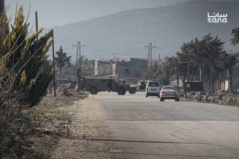 כוחות הכיבוש הישראליים עוצרים אדם באזור הכפרי הדרומי של קונייטרה
