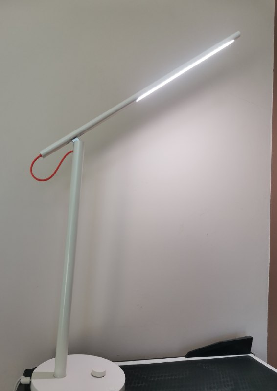 Продам умную лампу Xiaomi Mi LED Desk Lamp 1S — фото 1