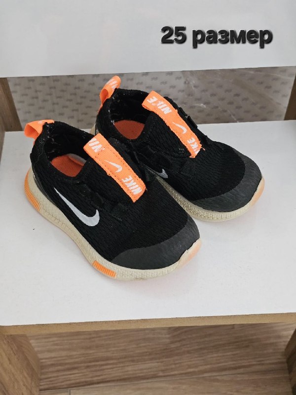 Отдам детскую обувь.  Размер на фото