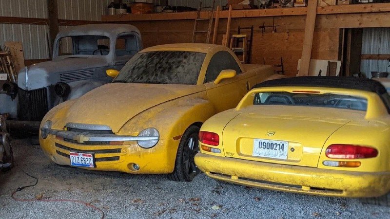 Chevrolet SSR простоял в сарае 18 лет