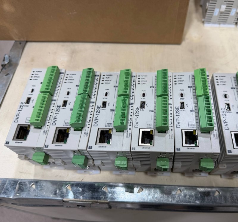 تجهیز اتوماسیون: فروش PLC دلتا مدل : DVP 12SE ترانزیستوری نو بدون کارتن قیمت : 21 م تومان☎️ 021-33911854☎️ 021-33911585📞 09124514388📞 09
