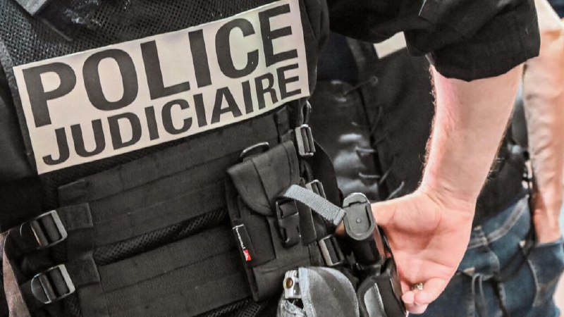 One person was killed and four others were wounded in a shooting in the town of Trappe, west of Paris.