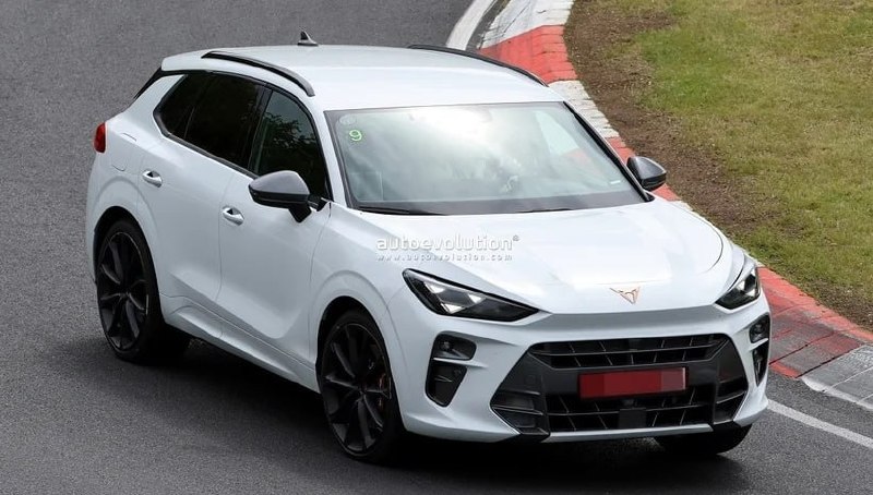CUPRA тестирует мощный кроссовер Terramar с мотором от Audi 2