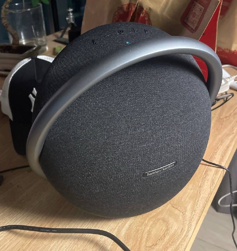 Продам беспроводную колонку Harman Kardon Onyx Studio Speaker 8 — фото 1