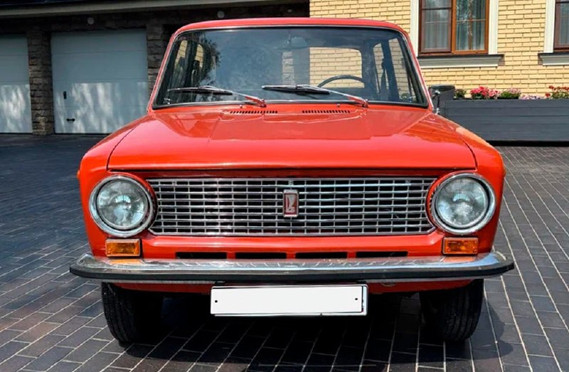 Редкую «Копейку» с «автоматом» выставили на продажу за 10 млн рублей