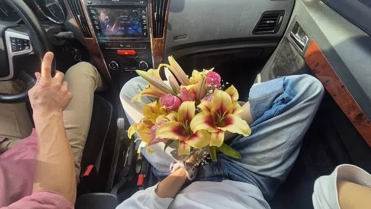 کانال رسمی فاطی کماندو 💯: اینجا کلا ۴ تومن موجودی حسابم بود و برا فردا ۹۰ تومن چک داشتمولی خانوم گل میخواست.*امیررضا*