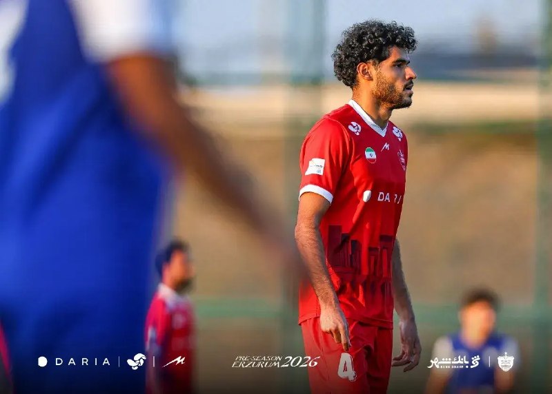 Varzesh90: ‏⚽ #ورزش90‏🔴 آرامش در گام نخست؛/ نمایش مطمئن غول 195 سانتی پرسپولیس! ‏🗞 محمدمهدی زارع، مدافع ۲۳ ساله پرسپولیس، در اولین 