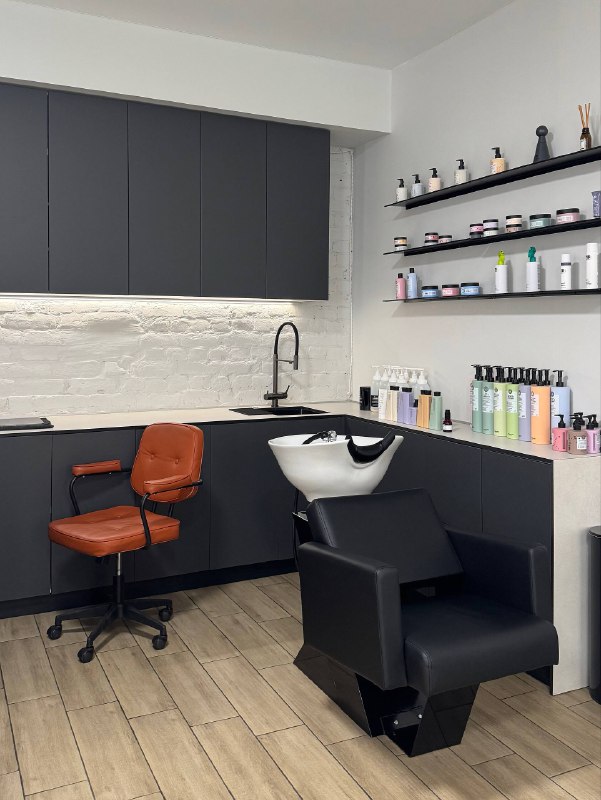 Первый рабочий день в салоне спустя 8 месяцев без стрижек Fane 🤍Первый рабочий день в салоне спустя 8 месяцев без стрижек Fane 🤍