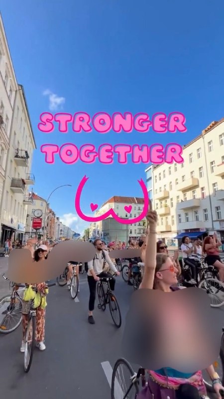 עצרת עירום מלא בברלין לתמיכה בנשים; איראניות עם הסיסמה "אישה, חיים, שחרור"