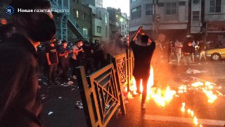 «Люди требуют фундаментальных свобод». «Новая-Европа» поговорила с иранцами, покинувшими страну 🇮🇷 На фоне жесткого подавления протестов Иран оказался в режиме фактической изоляции: связь с внешним миром оборвана, информация жестко контролируется, а публич