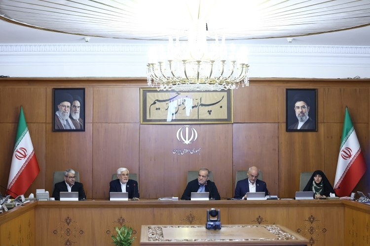 הנשיא: הממשלה מנסה להגשים את צעדיו של המנהיג העליון של המהפכה ולהעביר את המדינה מתנאים של "אין מלחמה, אין ש…