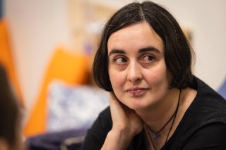 У главы фонда «Дом с маяком» Лиды Мониавы прошел обыск по уголовному делу о военных «фейках»Сегодня утром у главы фонда «Дом с маяком» Ники Мониавы прошел обыск, пишет «Новая газета» со ссылкой на источники. Один из ее адвокатов рассказал «Медузе», что ее 