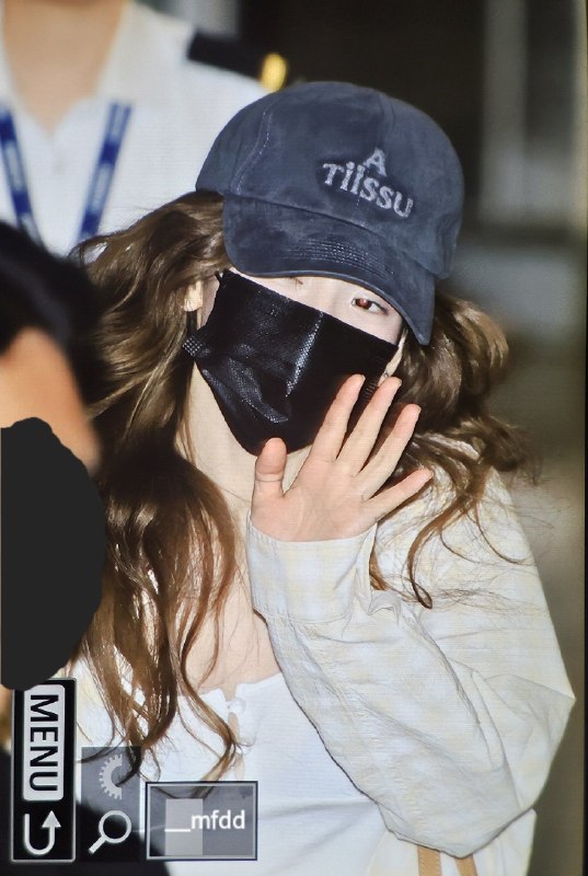 𝗣𝆺𝅥𝅮𝗡𝗞 𝗣𝗔𝗣𝗘𝗥 𝗣𝗟𝗔𝗡𝗘𝗦: ⌠ 𝟎𝟖𝟎𝟓 𐙚 260823︵ ته یون اونی درحال برگشت به کره ، خسته نباشید و فایتینگ به تنگو عزیزمون😍😘☺️‌𐚁‌ #Taeyeon ᐨ #Airport 𑁤소원𝘎𝘎