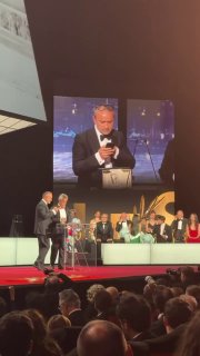 Фильм «Минотавр» Андрея Звягинцева получил Гран-при Каннского фестиваля — второй по значимости приз.При получении награды режиссер обратился к Путину:«Миллионы людей по обе стороны линии соприкосновения сейчас мечтают только об одном. Чтобы наконец прекрат