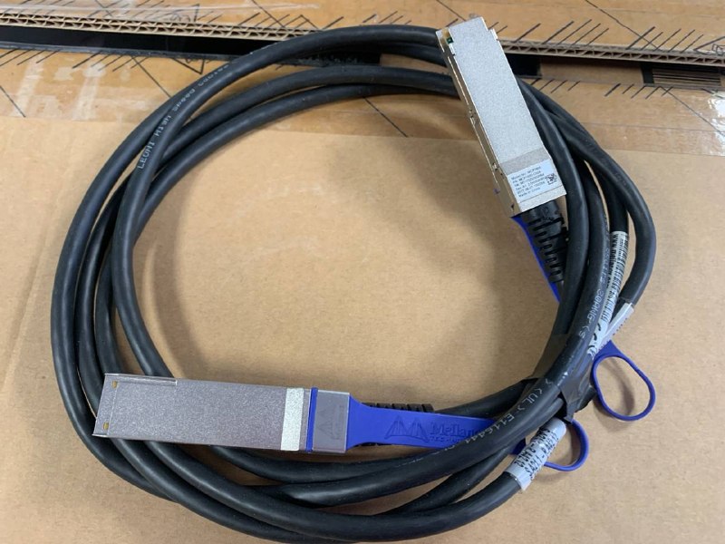 مشاوره و فروش سرور و تجهیزات شبکه HP: NVIDIA/Mellanox MCP1600-C005 100G QSFP28 4 x 25G NRZ Ethernet2 متری یا 1 متری موجود هست .