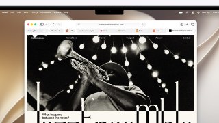 Что нового в приложениях?• Safari. Научился группировать вкладки по темам. Напоминать о старте чего-то — например, если открылась регистрация на сайте. • Пароли. Можно по нажатию одной кнопки заменить утекшие пароли на всех сайтах.• Сообщения и Почта. Siri