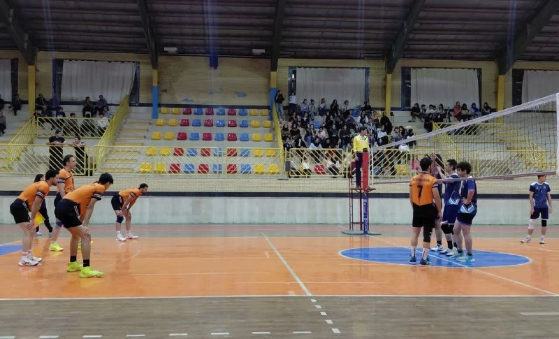 بروجن سلام: 🏐 سوت پایان دور گروهی؛ 8 تیم به مرحله بعد صعود کردند✍️ به گزارش روابط عمومی هیئت والیبال شهرستان بروجن: آخرین شب از رقاب