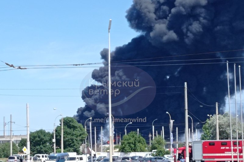 Lage in Kerch, besetzte Krim. Der Ölterminal ist noch im Feuer.