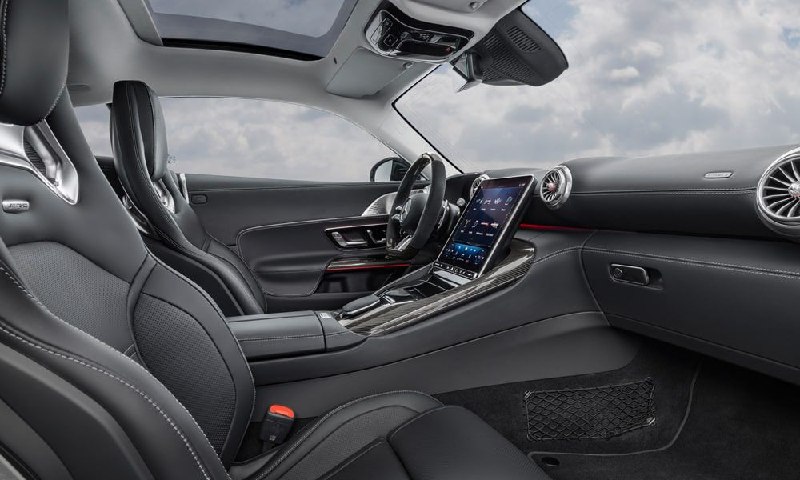 Mercedes-Benz AMG GT 10