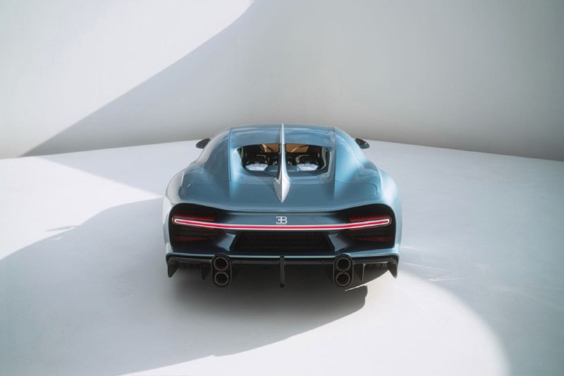 Bugatti представили эксклюзивный Chiron в ретро-стиле 8