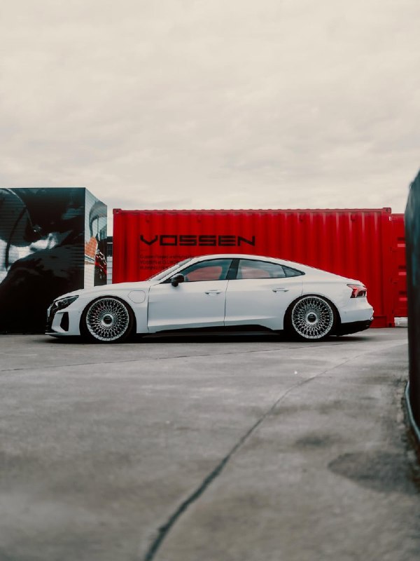 Audi E-Tron GT на дисках Vossen S21-11T с матовым глянцевым прозрачным покрытием. 6