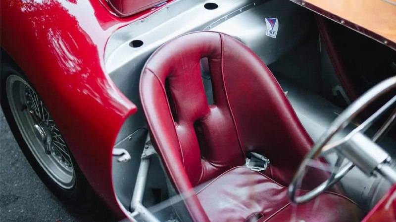 Maserati 200S из 1950-х продают за миллион долларов 3