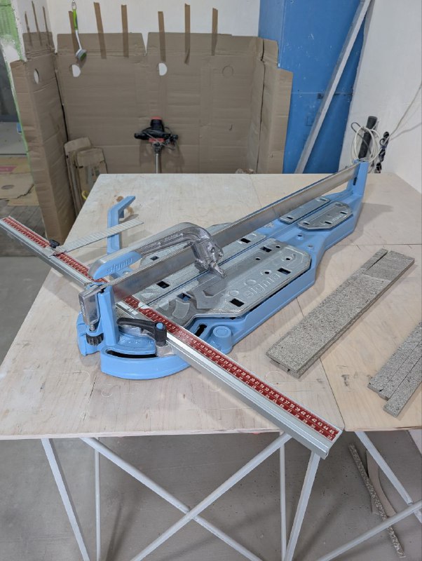 Продам плиткорез Sigma 3d4m, длина реза 90 см. В хорошем состоянии. Цена 700 лари. — фото 1