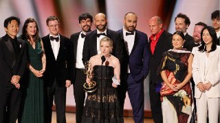 В Лос-Анджелесе прошла 78-я церемония вручения «Эмми»:• Триумфатором стал комедийный сериал «Бухта вдов», получивший рекордные 14 наград.• Мэттью Риз стал первым актером, получившим за один вечер две награды за главную роль — в комедийном сериале («Бухта в