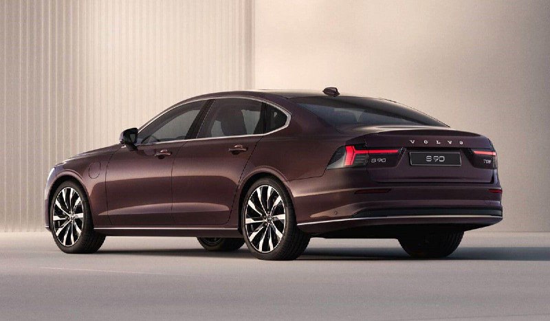 Volvo представила рестайлинговый седан S90 3