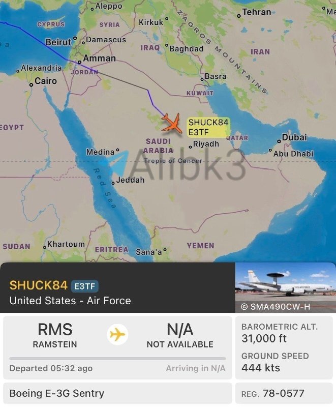 מטוס אזהרה מוקדמת אמריקאי חדש, E-3B, מגיע מגרמניה, לכיוון בסיס האוויר פרינס סולטן בערב הסעודית.