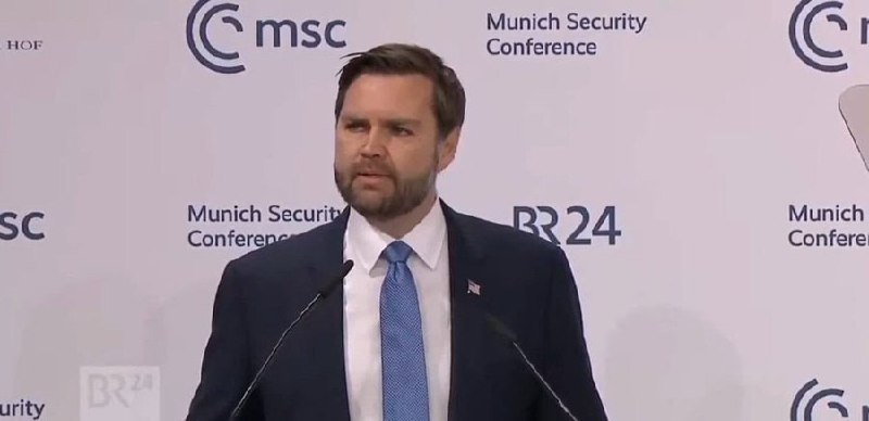 מבזק: סמנכ"ל ג'יי.די ואנס אומר שזרימת הנפט ממצר הורמוז 'כמעט' ברמות שלפני המלחמה