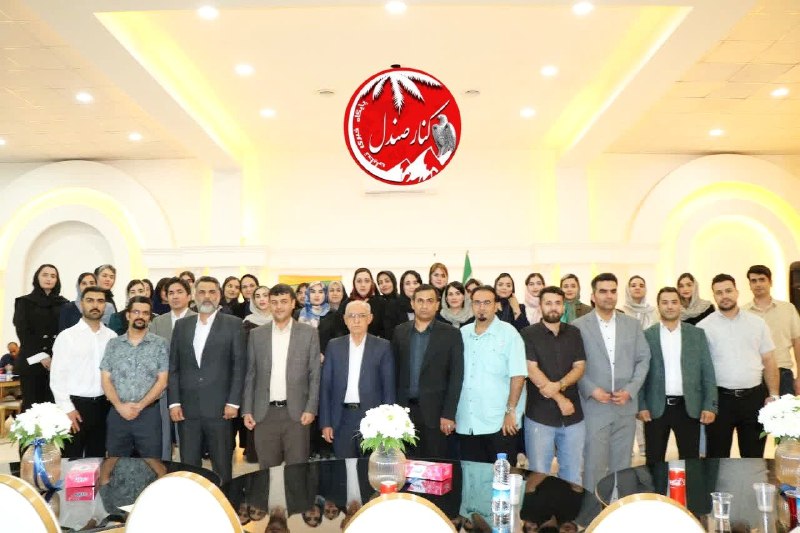 کانال خبری کنارصندل: ⭕️داروسازان جنوب کرمان؛ سنگربانان خاموش سلامت در روزهای دشوار کمبود و تنگنای اقتصادی/تصاویر | سایت خبری تحلیلی کنارصندل 
