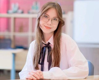 Школьница из Москвы набрала рекордные 500 баллов за ЕГЭЭто абсолютный рекорд за историю единого государственного экзамена. Она получила по 100 баллов сразу по русскому языку, профильной математике, химии, физике и информатике.
