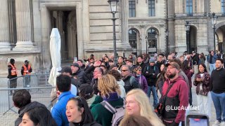 Tension rises at the Louvre museum as tourists visiting France express anger at students blocking the entrance.