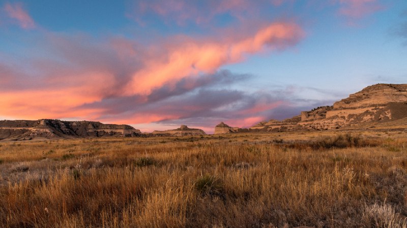 Painted clouds, still cliffsScotts Bluff National Monument in Gering, Nebraska (© Hawk Buckman/Getty Images)