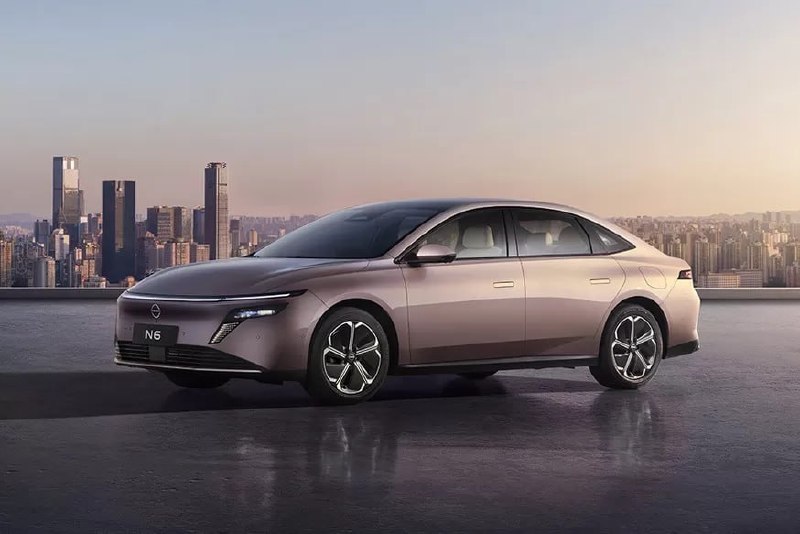 Nissan показал новый гибридный седан N6Компания Nissan опубликовала фото седана
