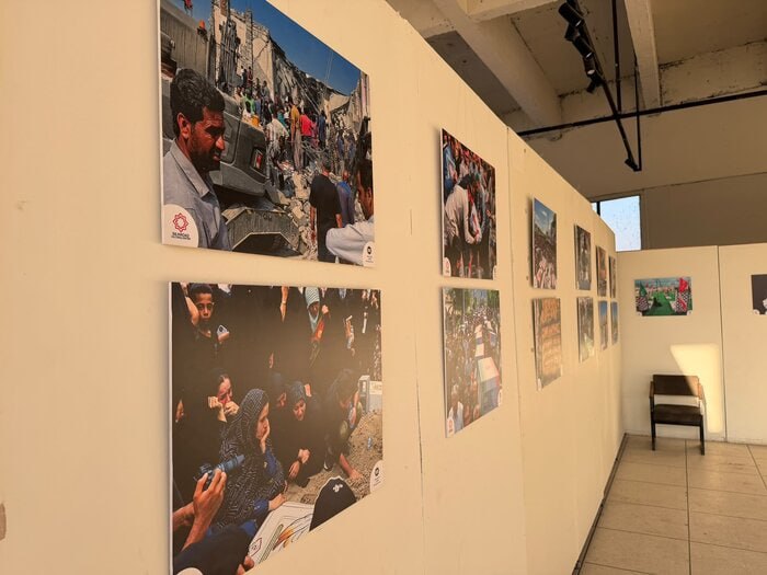 הקמת תערוכת צילומים והצגה תיאטרון; קריינות על דיכוי מלאכי המינאב בפקיסטן