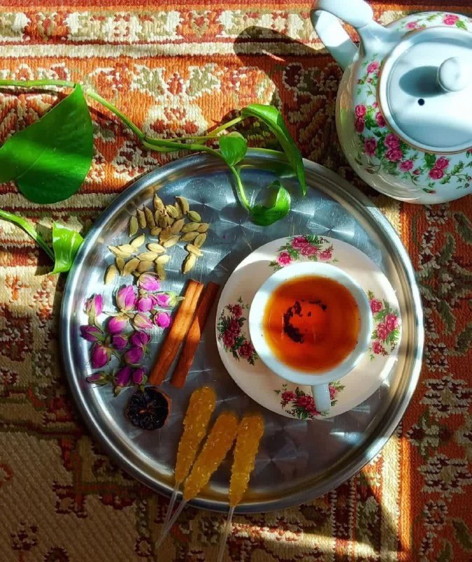حس خوب: قوری دلتون پراز چای خوشرنگطاقچه فکرتون پراز گل های رنگارنگعطر نرگس شیراز دل آرای زندگیتونترنم باران برکت عمرتون #عصرتون_