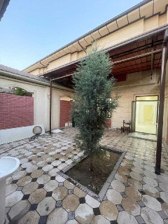 Cozy 2-story cottage with Euro renovation at an affordable price