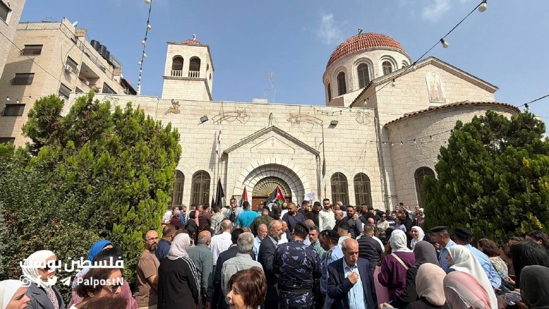 הפגנה בעיר שכם המגנה את הפיגוע בקראק שבירדן ומאשרת את דחיית האלימות.