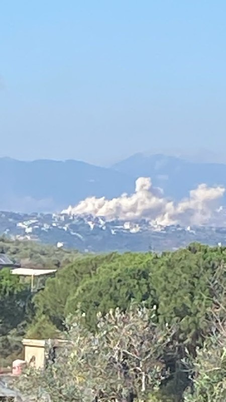דחוף: כוחות הכיבוש מבצעים פיצוץ בעיירה זוותאר שבמזרח לבנון, דרומית ללבנון.