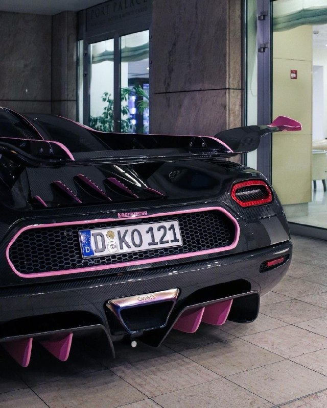 Koenigsegg 9